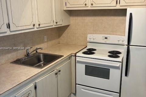 Condo in West Palm Beach, Florida, 1 bedroom  № 2187666 - photo 3