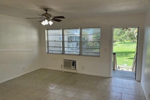 Condo in West Palm Beach, Florida, 1 bedroom  № 2187666 - photo 11
