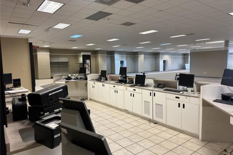 Propiedad comercial en alquiler en Ruskin, Florida, 2043.85 m2 № 2134857 - foto 8