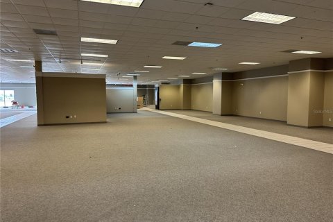 Propiedad comercial en alquiler en Ruskin, Florida, 2043.85 m2 № 2134857 - foto 7