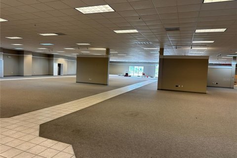 Propiedad comercial en alquiler en Ruskin, Florida, 2043.85 m2 № 2134857 - foto 6