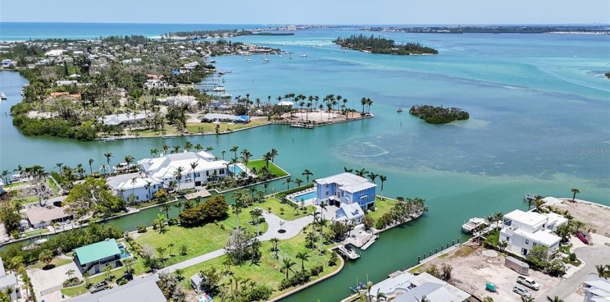 House in Longboat Key, Florida 5 bedrooms, 426.51 sq.m. № 1750773