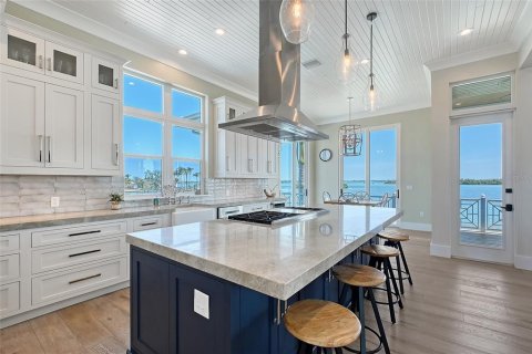 House in Longboat Key, Florida 5 bedrooms, 426.51 sq.m. № 1750773 - photo 22