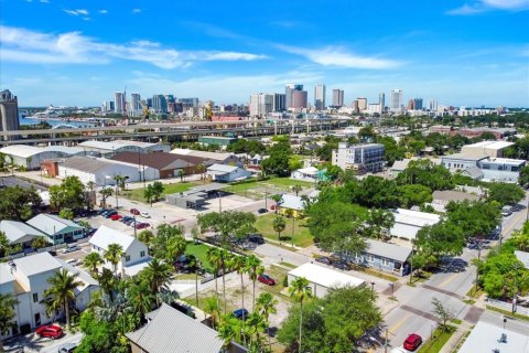 Casa en venta en Tampa, Florida, 3 dormitorios, 319.12 m2 № 2377888 - foto 21