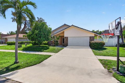 Villa ou maison à vendre à Boca Raton, Floride: 3 chambres, 163.69 m2 № 2401700 - photo 2