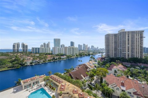 Кондоминиум с 1 спальней в Авентура, Флорида № 2022352