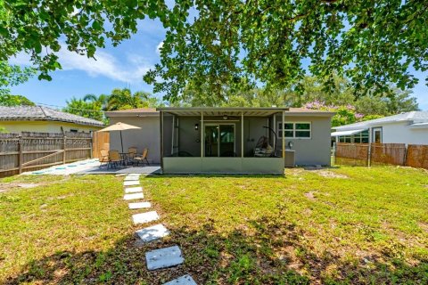 House in Dania Beach, Florida 3 bedrooms, 115.57 sq.m. № 1932509 - photo 26