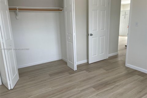 Снять в аренду квартиру в Майами, Флорида 2 спальни, 349.31м2, № 2006073 - фото 7