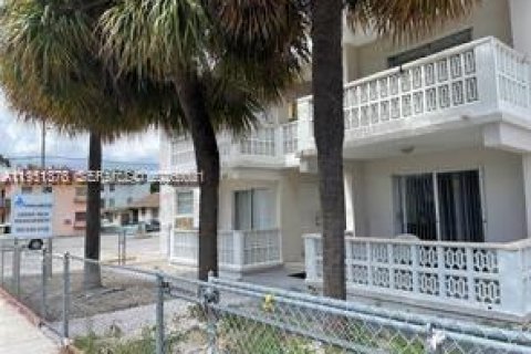 Снять в аренду квартиру в Майами, Флорида 2 спальни, 349.31м2, № 2006073 - фото 14