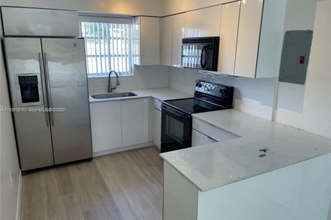 Квартира в Майами, Флорида 2 спальни, 349.31м2 № 2006073