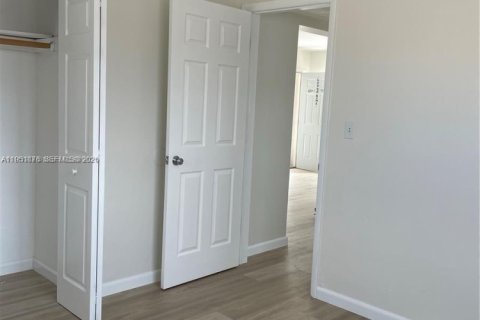 Снять в аренду квартиру в Майами, Флорида 2 спальни, 349.31м2, № 2006073 - фото 8