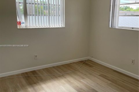 Снять в аренду квартиру в Майами, Флорида 2 спальни, 349.31м2, № 2006073 - фото 6