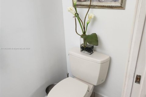 Adosado en venta en Miami, Florida, 3 dormitorios, 135.64 m2 № 1984759 - foto 8