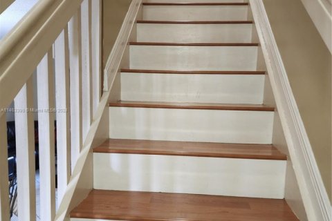 Adosado en venta en Miami, Florida, 3 dormitorios, 135.64 m2 № 1984759 - foto 9