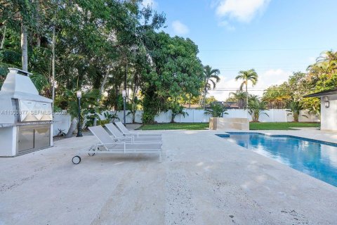 Casa en venta en Miami, Florida, 5 dormitorios, 334.54 m2 № 2000678 - foto 17