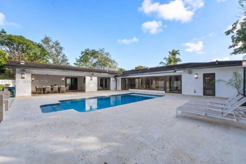 Casa en venta en Miami, Florida, 5 dormitorios, 334.54 m2 № 2000678 - foto 2