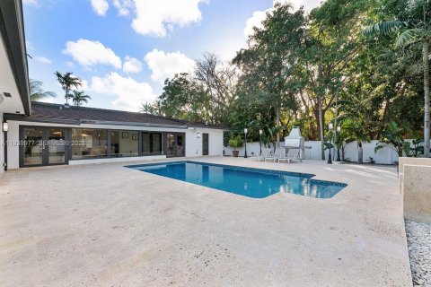 Casa en venta en Miami, Florida, 5 dormitorios, 334.54 m2 № 2000678 - foto 16