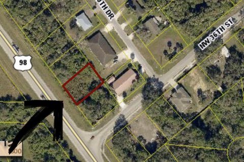 Terreno en venta en Okeechobee, Florida № 1264275 - foto 1