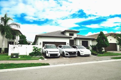Villa ou maison à vendre à Doral, Floride: 4 chambres, 212.28 m2 № 1945361 - photo 4