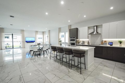Villa ou maison à vendre à Doral, Floride: 4 chambres, 212.28 m2 № 1945361 - photo 5