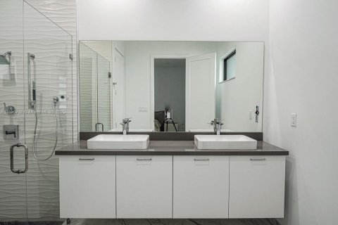 Villa ou maison à vendre à Doral, Floride: 4 chambres, 212.28 m2 № 1945361 - photo 8