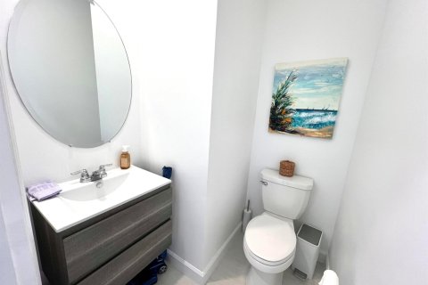 Touwnhouse à vendre à Lake Worth, Floride: 3 chambres, 166.85 m2 № 2078089 - photo 8