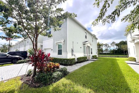 Touwnhouse à vendre à Lake Worth, Floride: 3 chambres, 166.85 m2 № 2078089 - photo 3