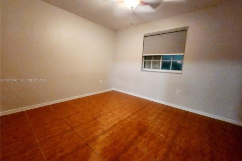 Condo in Hialeah Gardens, Florida, 2 bedrooms  № 2041189 - photo 22