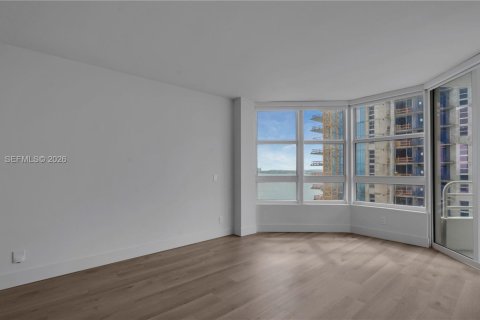 Apartamento en alquiler en Miami, Florida, 2 dormitorios, 119.94 m2 № 2033578 - foto 18