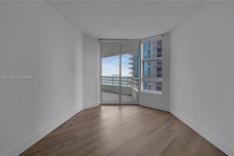 Apartamento en alquiler en Miami, Florida, 2 dormitorios, 119.94 m2 № 2033578 - foto 28