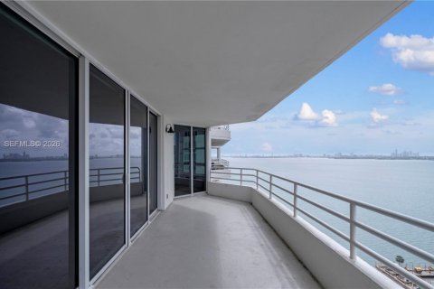 Apartamento en alquiler en Miami, Florida, 2 dormitorios, 119.94 m2 № 2033578 - foto 6