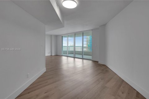 Apartamento en alquiler en Miami, Florida, 2 dormitorios, 119.94 m2 № 2033578 - foto 11
