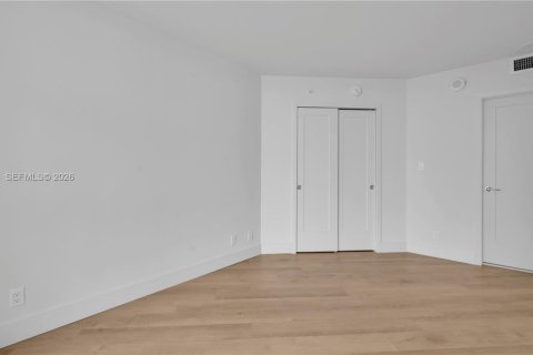 Apartamento en alquiler en Miami, Florida, 2 dormitorios, 119.94 m2 № 2033578 - foto 29