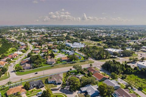 Купить виллу или дом в Гудзон, Флорида 5 комнат, 301.84м2, № 2210764 - фото 11