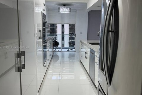 Condo in Aventura, Florida, 2 bedrooms  № 1863018 - photo 15