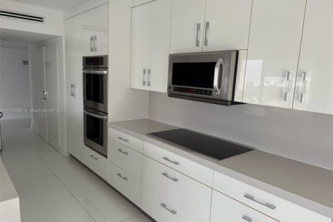 Condo in Aventura, Florida, 2 bedrooms  № 1863018 - photo 12