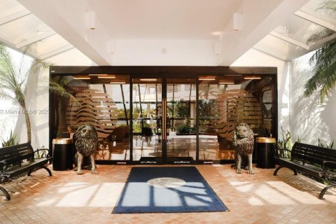 Condo in Aventura, Florida, 2 bedrooms  № 1863018 - photo 2