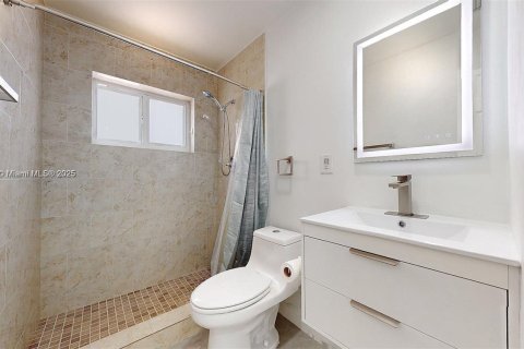 Casa en alquiler en Homestead, Florida, 5 dormitorios, 156.26 m2 № 1956489 - foto 10