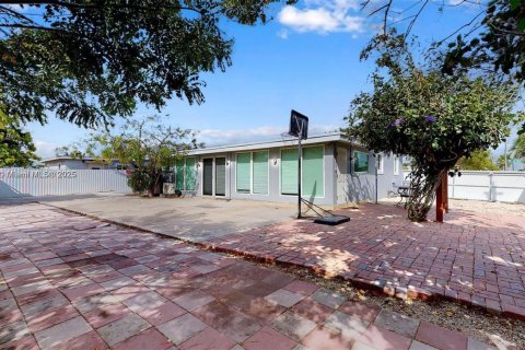 Casa en alquiler en Homestead, Florida, 5 dormitorios, 156.26 m2 № 1956489 - foto 22