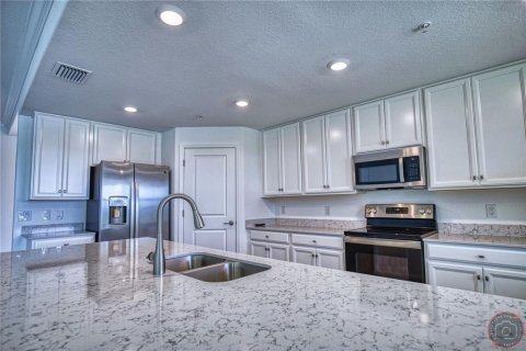 Condo in Venice, Florida, 3 bedrooms № 2197133 - photo 12