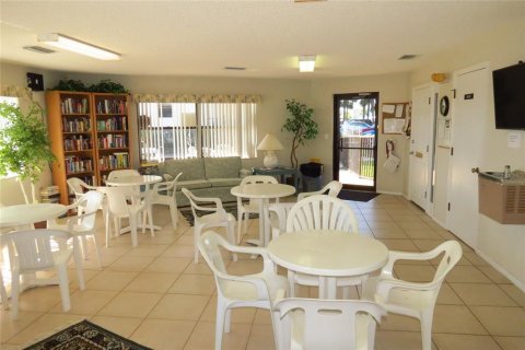 Condo in Ormond Beach, Florida, 2 bedrooms  № 1795144 - photo 12