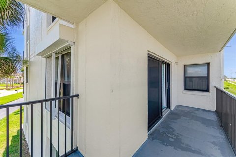Condo in Ormond Beach, Florida, 2 bedrooms  № 1795144 - photo 9