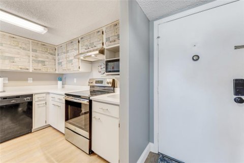 Condo in Ormond Beach, Florida, 2 bedrooms  № 1795144 - photo 2