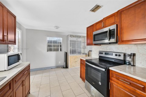 Купить виллу или дом в Форт-Лодердейл, Флорида 3 спальни, 101.45м2, № 2053975 - фото 7