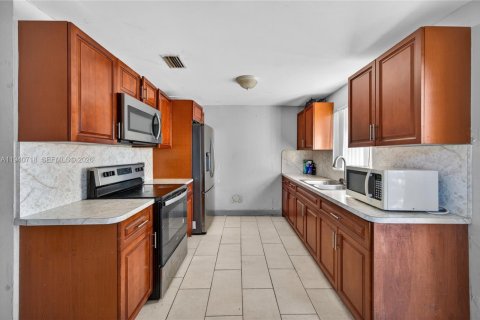 Купить виллу или дом в Форт-Лодердейл, Флорида 3 спальни, 101.45м2, № 2053975 - фото 10