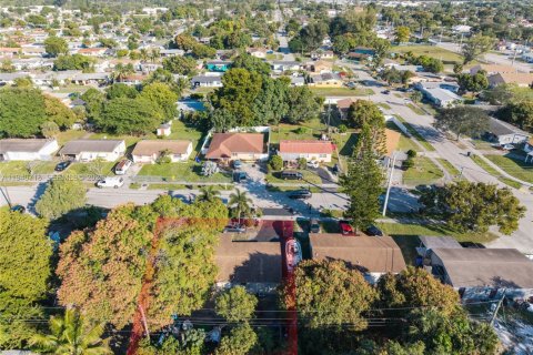 Купить виллу или дом в Форт-Лодердейл, Флорида 3 спальни, 101.45м2, № 2053975 - фото 23