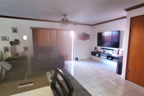 Condominio en venta en Miami-Dade, Florida, 2 dormitorios, 94.76 m2 № 2091371 - foto 13