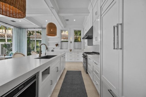 House in Jupiter, Florida 4 bedrooms, 259.75 sq.m. № 2082048 - photo 13