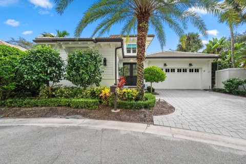 House in Jupiter, Florida 4 bedrooms, 259.75 sq.m. № 2082048 - photo 2