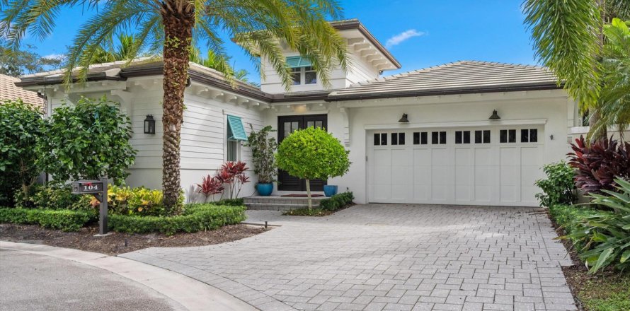 House in Jupiter, Florida 4 bedrooms, 259.75 sq.m. № 2082048